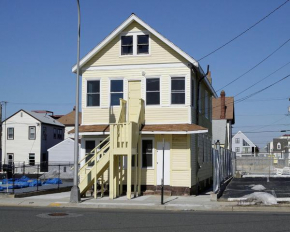 Shore Beach Houses - 38 A Lincoln Avenue